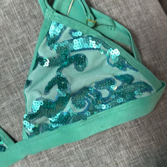 Beach bunny swimsuit - Picture 2 of 3